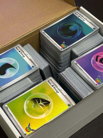 Pokémon - 750 Bulk kaarten Holo - Mega Evolution, Nieuw