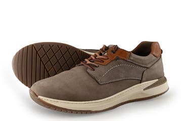 Nelson Sneakers in maat 44 Bruin, Kleding | Heren, Bruin, Verzenden, Zo goed als nieuw, Sneakers