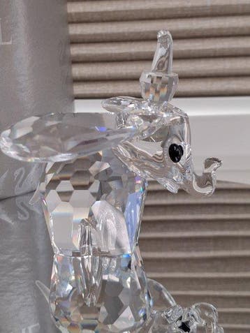 Swarovski - Beeldje - Rare - 90 Dumbo (black eyes) - Box &