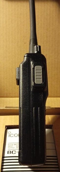 ICOM IC A4E VHF-transceiver A. - 2000-2010, Antiek en Kunst, Antiek | Wandborden en Tegels