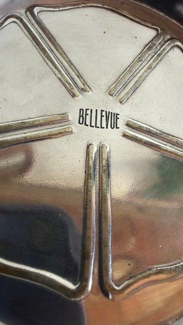 Orfèvre Français, F. Frères - Flessenonderzetter - BELLEVUE
