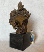 Beeld, Bronzen Paardenhoofd met Vlammen — op Marmeren Sokkel, Antiek en Kunst