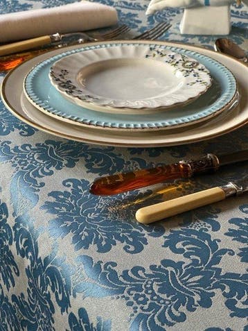 Tafelkleed voor grote tafels, blauw damast. - Tafelkleed -, Antiek en Kunst