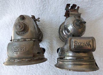Industriële apparatuur - Twee decoratieve antieke acetyleen