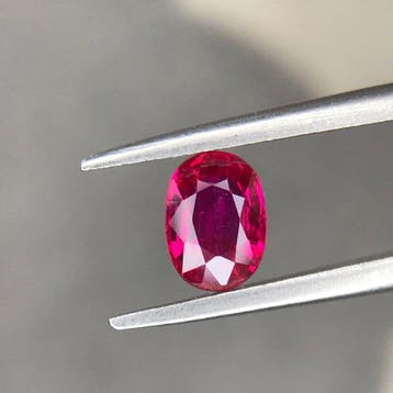 Zonder minimumprijs - 1 pcs Rood, Roze Robijn - 0.72 ct -