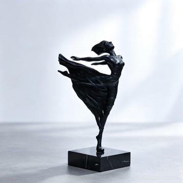 Beeldje - Dancing Girl - Metaal