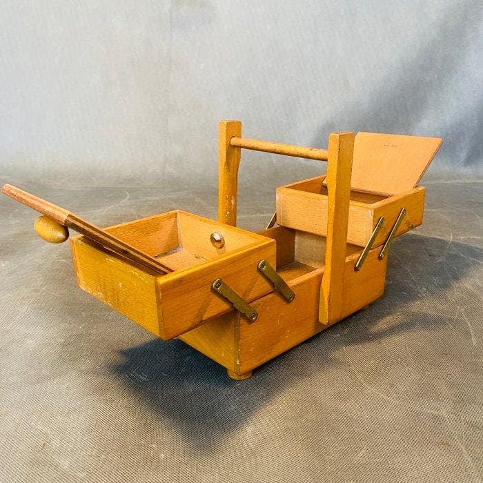 Naaiset, Antiek en Kunst, Kunst | Designobjecten