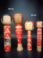 Beeldje (9) - Negen traditionele kokeshi in verschillende