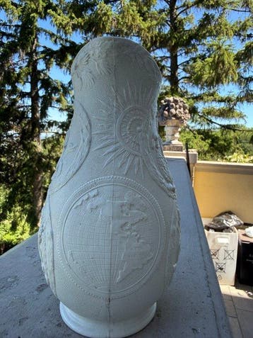 William Brownfield - Kruik - Universe - Parian ware