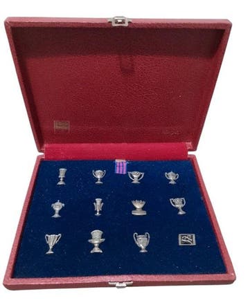 FC Barcelone - Fútbol - Broche, Collections