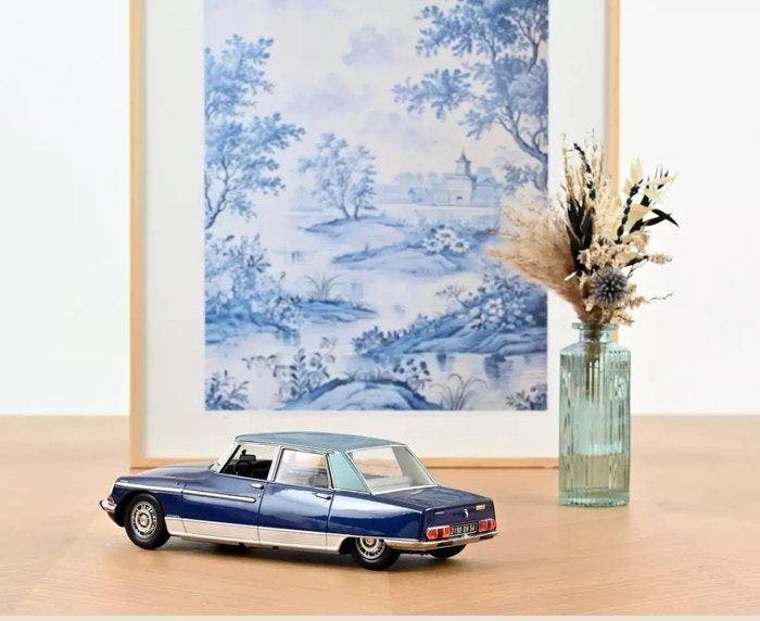 Norev 1:18 - Modelauto - Citroën DS 21 Lorraine 1969 Bleu, Hobby en Vrije tijd, Modelauto's | 1:5 tot 1:12