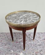 Franse ronde XVI stijl bijzettafel met een st. Anna marmeren, Antiek en Kunst