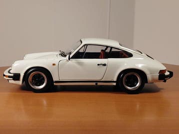 Minichamps 1:18 - Modelauto - Porsche 911 Carrera Coupé 3.2, Nieuw
