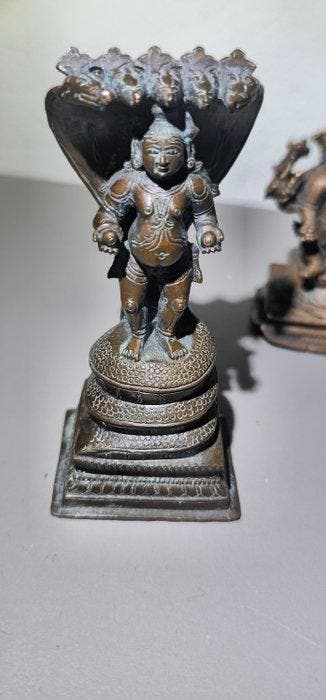 Drie Indiase bronzen beelden die goden uitbeelden. - Brons -, Antiek en Kunst