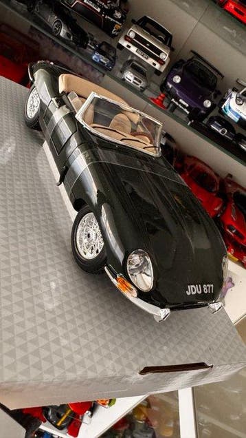 Bburago 1:18 - Modelauto - Jaguar E-Type cabriolé - Jaar, Hobby & Loisirs créatifs