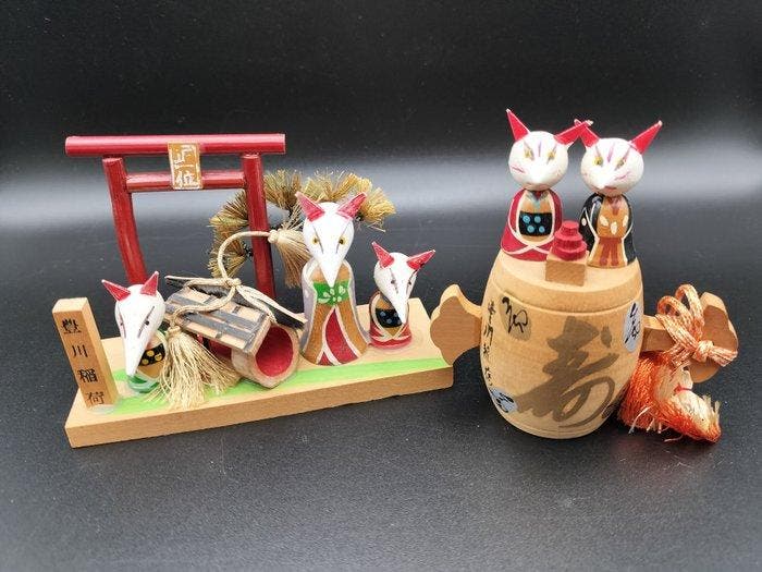 Creatieve kokeshi-stijl houten vossen uit de Toyokawa, Antiquités & Art, Antiquités | Jouets