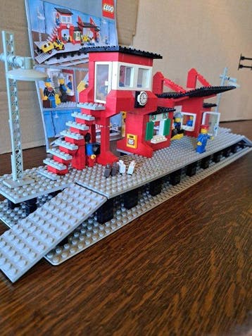 Lego Set - Ville - Gare ferroviaire 7824 et pneumatic crane