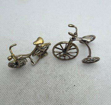 Beeldje - Bicicleta y triciclo , plata , raros - Zilver