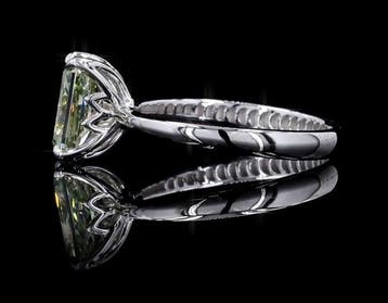 Ring - 14 karaat Witgoud - 2.19ct. tw. Groen Diamant (Fancy, Handtassen en Accessoires, Ringen, Nieuw