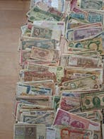 Wereld. - 500 banknotes - with problems - various dates, Timbres & Monnaies
