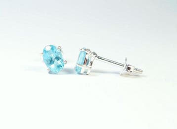Neonblauw apatiet / 2 oorstekers / nieuw- 0.88 g - (2)