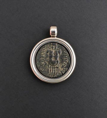 Oud-Grieks BRONS (munt) ZILVERKLEURIG METAAL (hanger) Coin