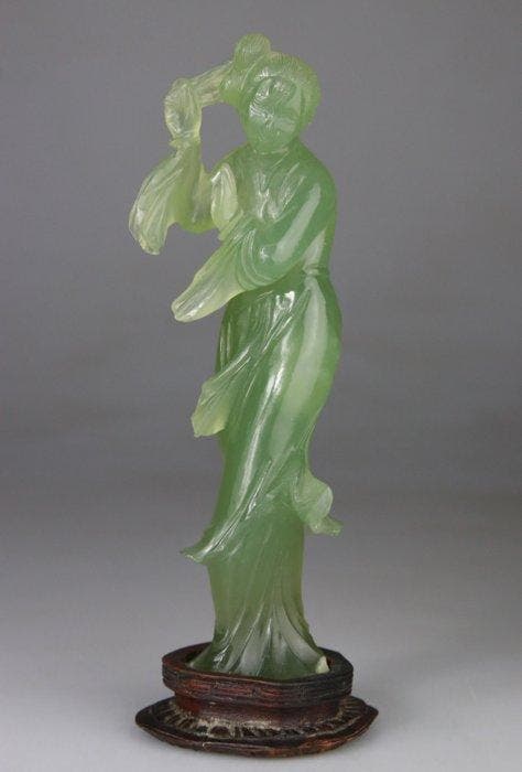 Grande Kwanyin Sculptuur Beeldje - Houten Sokkel -, Antiek en Kunst, Antiek | Overige Antiek