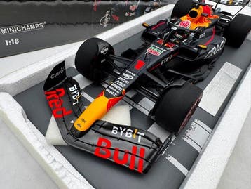 Minichamps 1:18 - Modelauto - Oracle Red Bull Racing RB19, Hobby en Vrije tijd, Nieuw