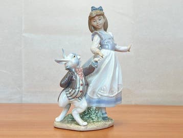 Lladró - José Luís Alvarez - sculptuur, Alice in Wonderland