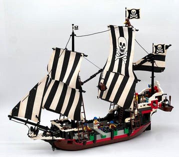 Lego Set - 6286 - Pirates - LEGO 6286 Pirates Skulls Eye