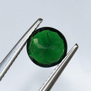 Zonder minimumprijs - 1 pcs Groen Tsavoriet - 1.92 ct -, Handtassen en Accessoires, Edelstenen, Nieuw