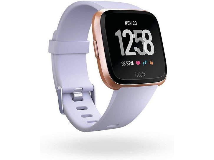 Fitbit Versa 34 mm aluminium roségoud met siliconen armband, Handtassen en Accessoires, Smartwatches, Zo goed als nieuw, Verzenden