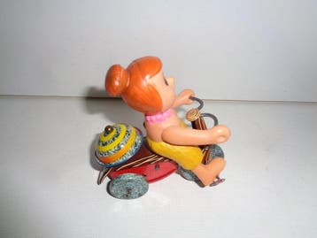 Marx - Wilma Pierrafeu sur tricycle avec sonnette,