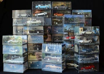 Altaya 1:43 - Modelauto (122) - Assortiment James Bond, Hobby en Vrije tijd, Nieuw