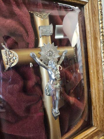 Lijst (2) - Hout, Fluweel, Metaal, Verzilverd - Crucifix -