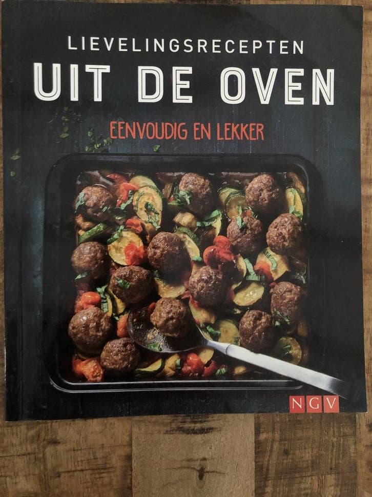 Lievelingsrecepten uit de oven 9783625185871, Boeken, Overige Boeken, Zo goed als nieuw, Verzenden