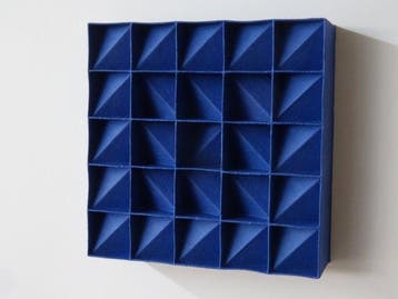 Hans Meeuwsen - Reliëf, 2026 - 53 Indisch blauw wandrelief -