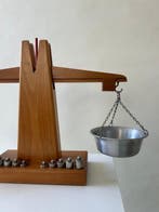 Nienhuis Montessori - Balans of weegschaal - Beukenhout