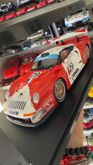 Werk83 1:18 - Modelauto - Porsche 911 GT1 #29 - 24 uur Le