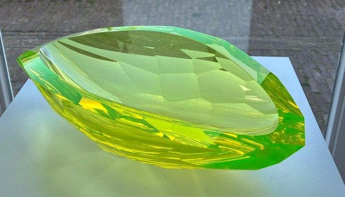 Tomas Brzon Unique - Plateau - Verre à l’uranium - OVALE, Antiek en Kunst, Kunst | Designobjecten