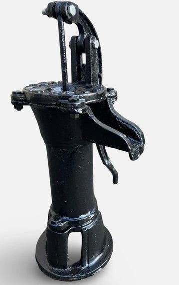 Sculpture dextérieur, Cast iron Hand water pump - 49 cm -