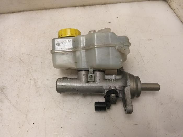 Hoofdremcilinder Volkswagen Golf Plus O171453, Autos : Pièces & Accessoires, Freins & Transmission