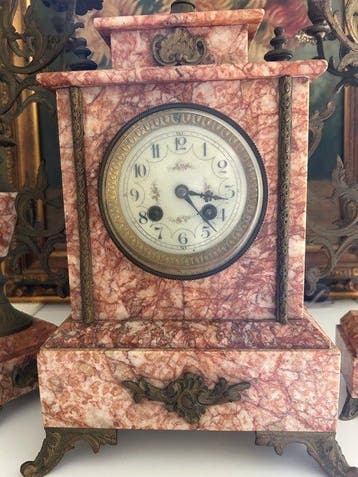 Horloge et parure de cheminée (3) Style Louis XIV Marbre -, Antiquités & Art