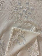 Nappe (13) - 260 cm - 160 cm - Broderie à la main