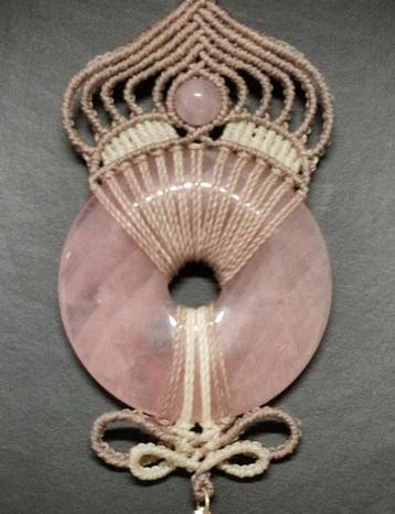 Rozenkwarts. Exclusief. Handgemaakt. Sieraden- 64.7 g