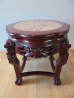 Chinese bijzettafel bloemmotief in roze marmer en, Antiek en Kunst