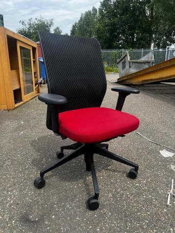 Vitra ID Mesh | Bureaustoel | Vitra Bureaustoel | Aanbieding, Huis en Inrichting, Verzenden, Zo goed als nieuw, Bureaustoel, Rood