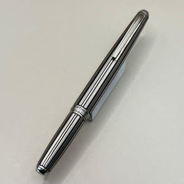 Platinum - Short (etched black stripes) - 14K white gold nib