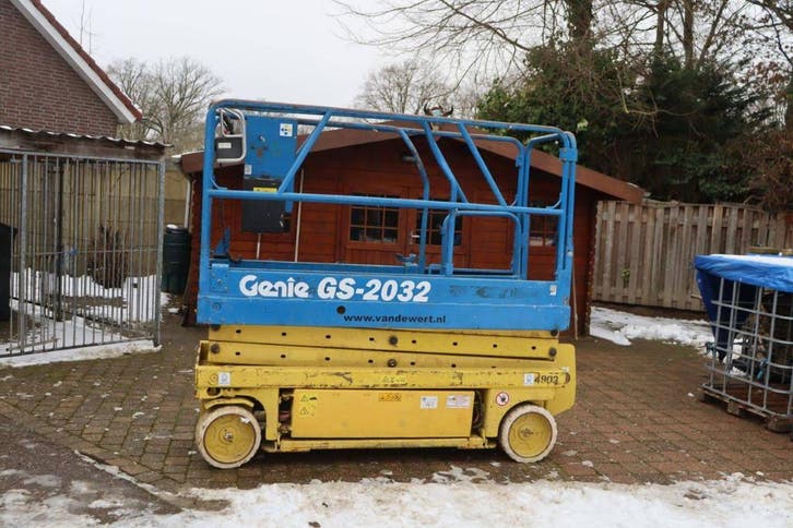 Veiling: Schaarlift Genie GS-2032 Elektrisch 8.1m 1999, Articles professionnels, Machines & Construction | Ascenseurs, Échafaudages & Échelles