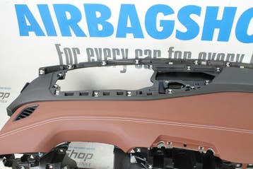 Airbag Tableau bord brun HUD couture blanche volkswagen ID.5